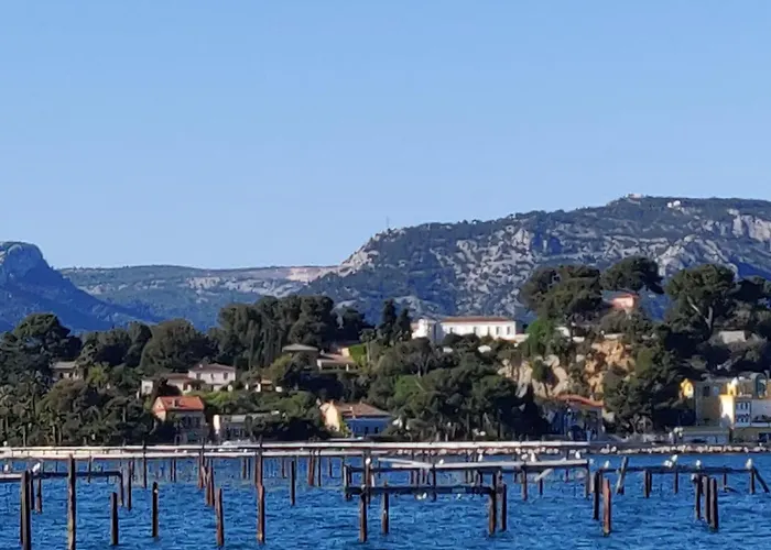 Villa-Chateau Les Terrasses - Tamaris, Plage Des Sablettes, Mer Au Bas De La Propriete
