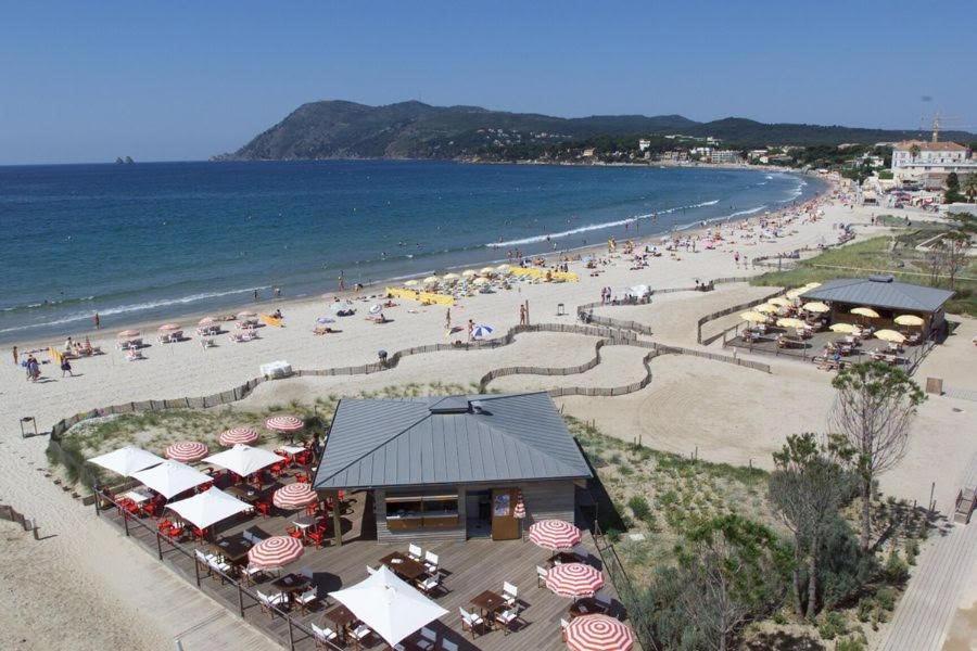 Villa-chateau Les Terrasses - Tamaris, Des Sablettes, Au Bas De La Propriete *