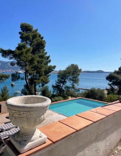 Villa-chateau Les Terrasses - Tamaris, Des Sablettes, Au Bas De La Propriete Guest house