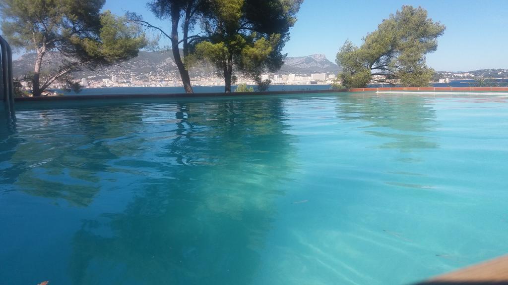 Villa-chateau Les Terrasses - Tamaris, Des Sablettes, Au Bas De La Propriete
